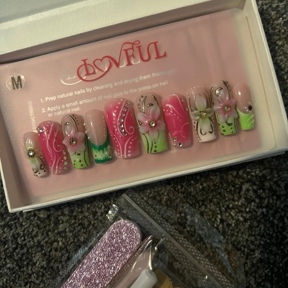 Lovful Handmade Acrylic PressOn Nails LE Spring